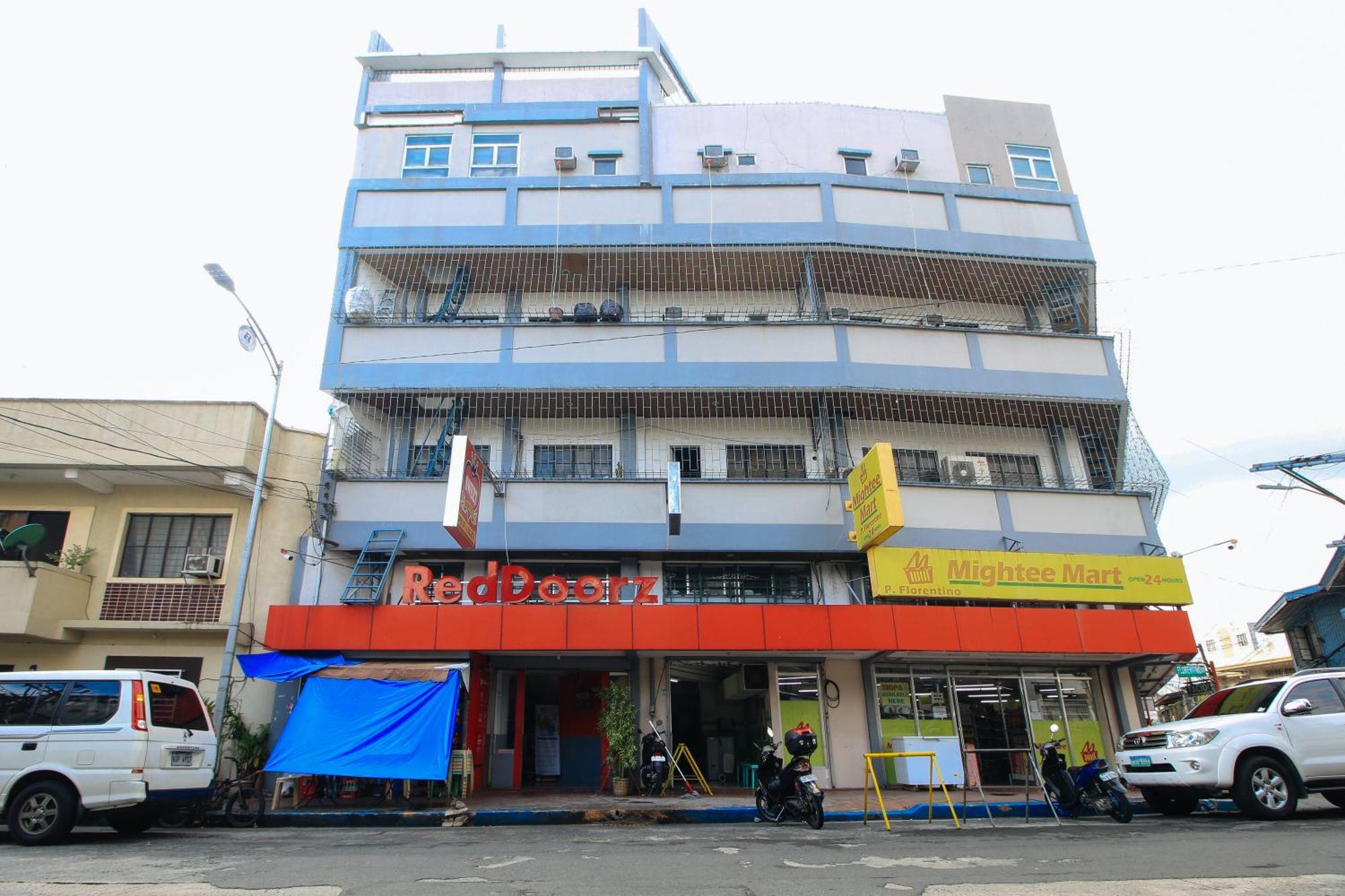 RedDoorz @ P Florentino Street Sampaloc Manilla Buitenkant foto